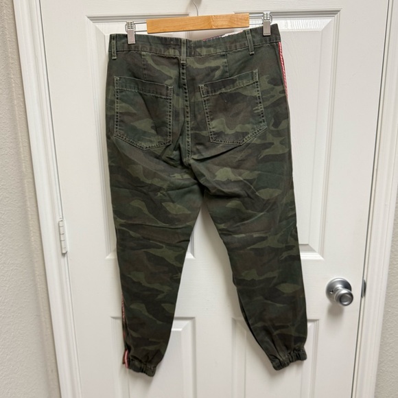 Sundry Camo Ankle Pants - Picture 11 of 12